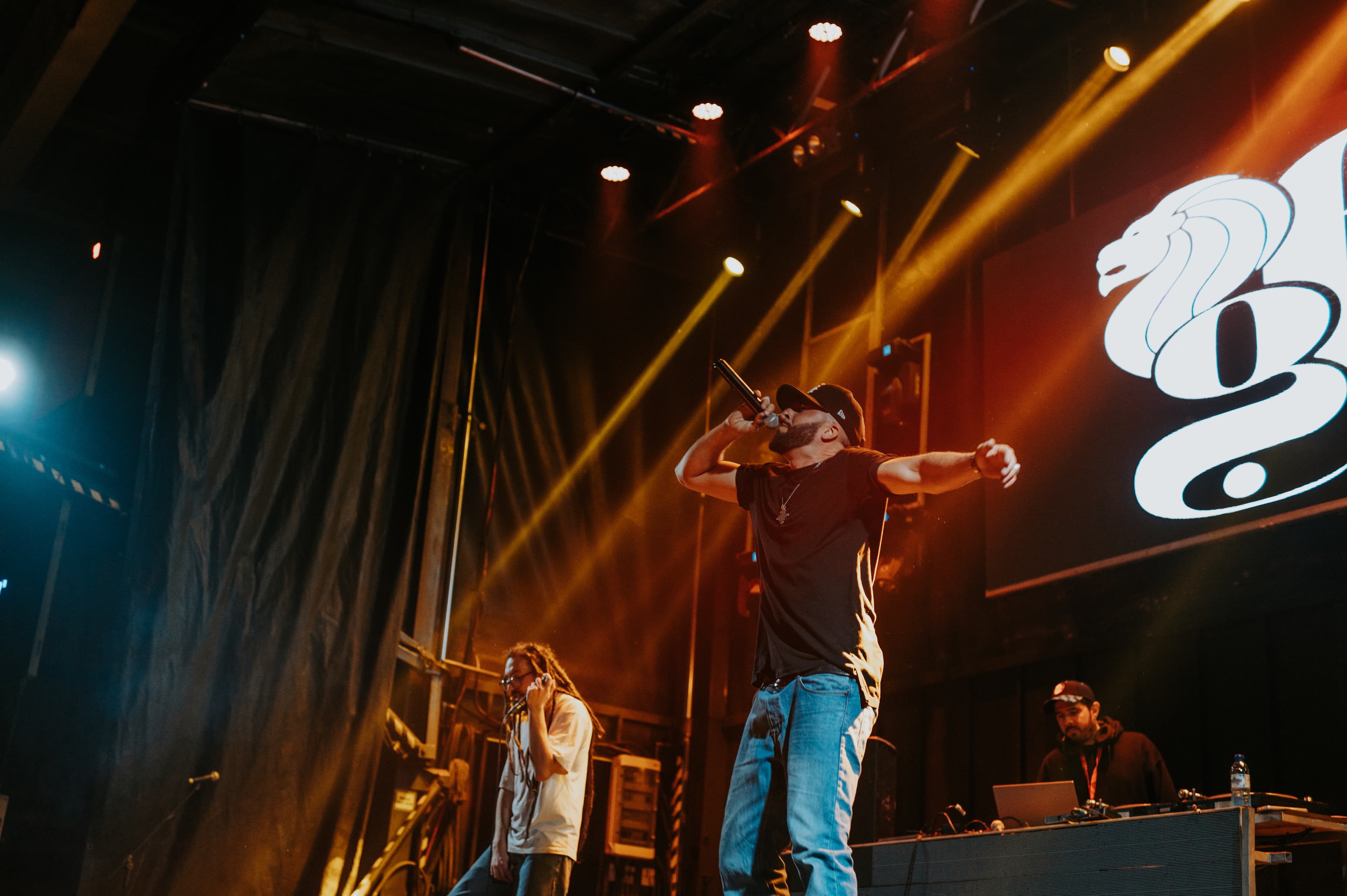 Cam Art hero background